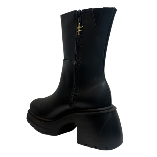 Botas altas negro con plataforma